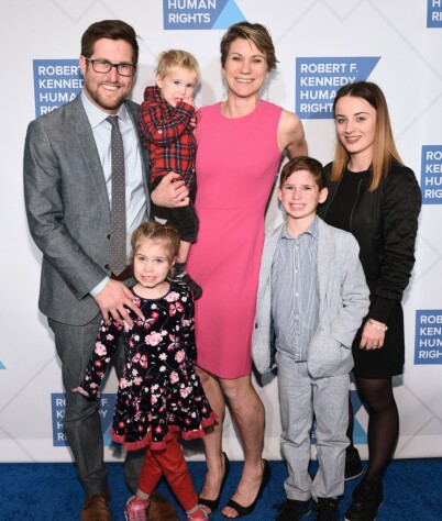 I SORG: Maeve McKean og sønnen Gideon etterlater seg ektemann og far David McKeean og deres tre andre barn. Foto: NTB Scanpix I SORG: Maeve McKean og sønnen Gideon etterlater seg ektemann og far David McKeean og deres tre andre barn. Foto: NTB Scanpix